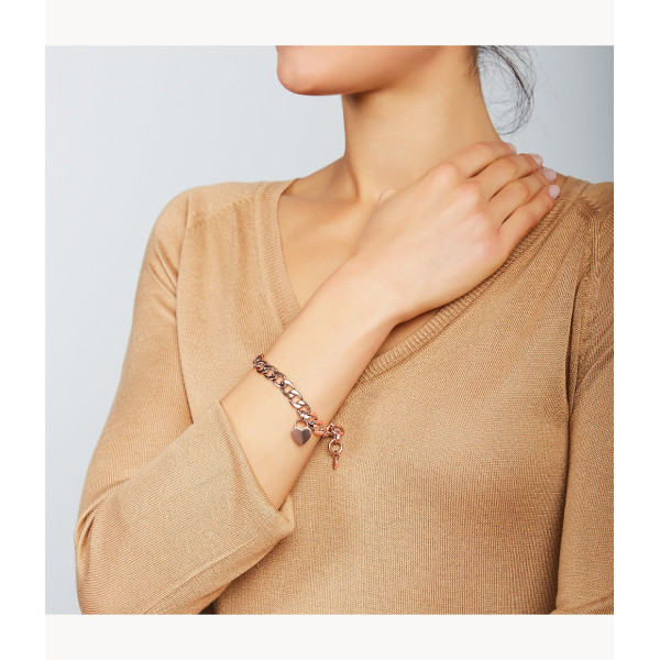 JF03277791 VINTAGE ICONIC 